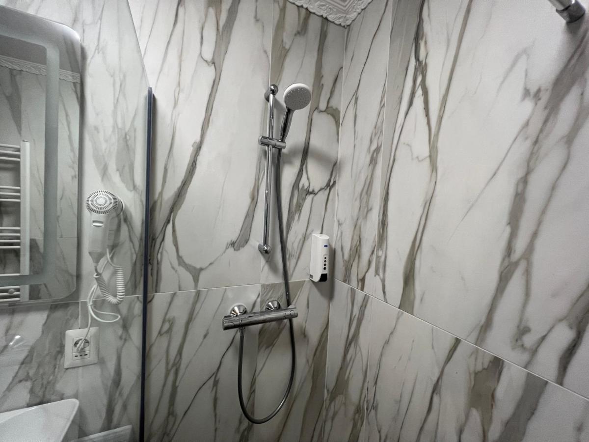 Boutique Cathedral Plaza Residences For Rent Downtown Hotel *
