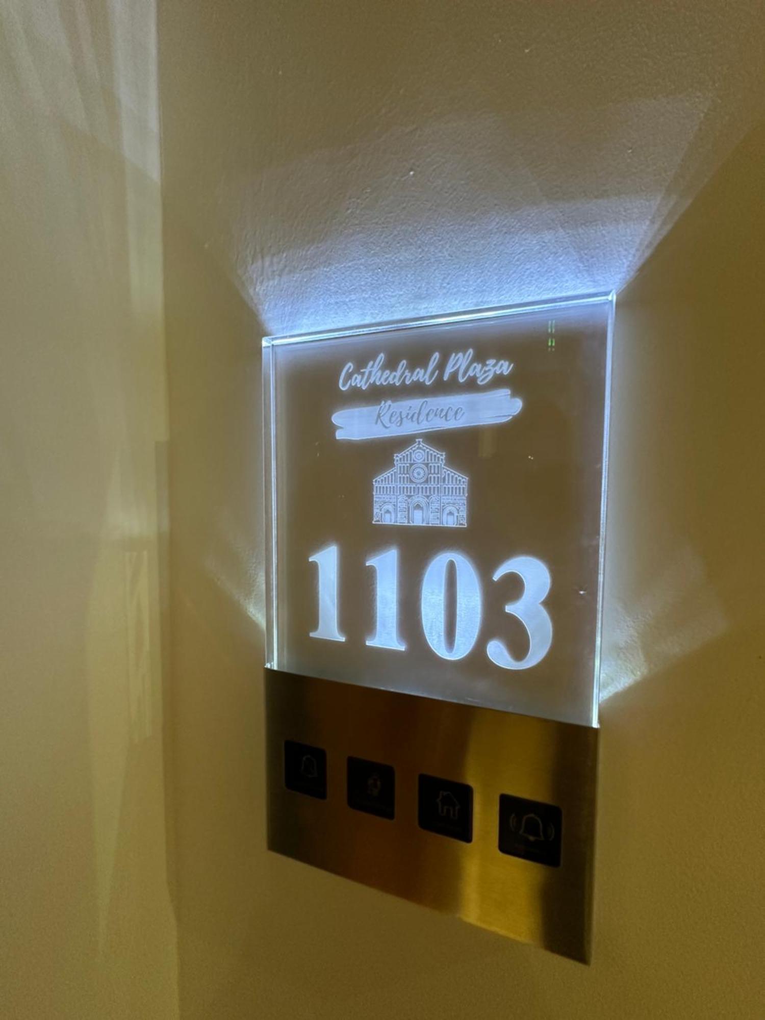 Boutique Cathedral Plaza Residences For Rent Downtown Hotel *