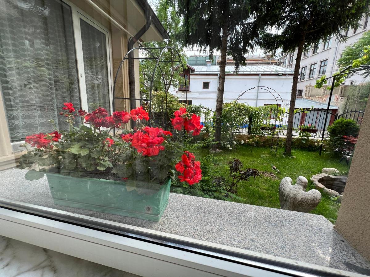 Boutique Cathedral Plaza Residences For Rent Downtown Bucarest