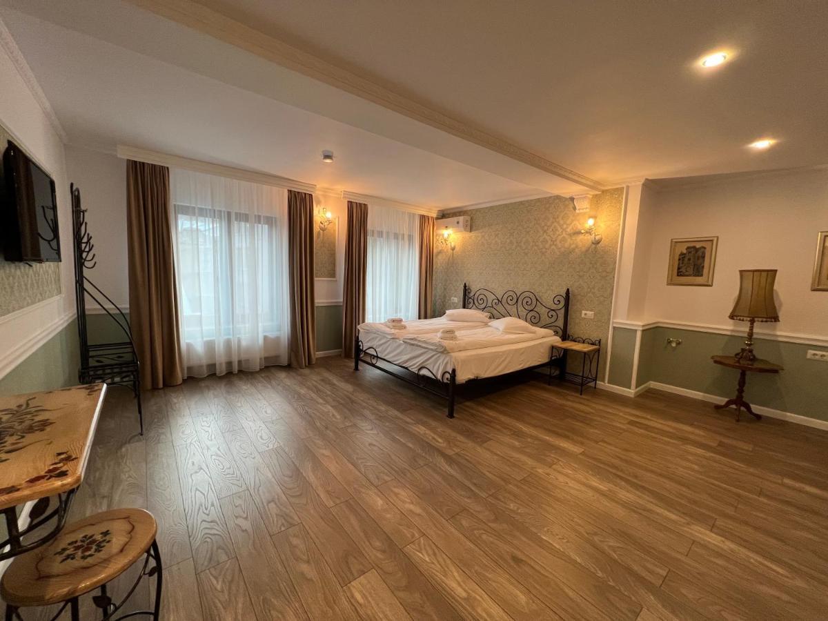 Boutique Cathedral Plaza Residences For Rent Downtown Hotel