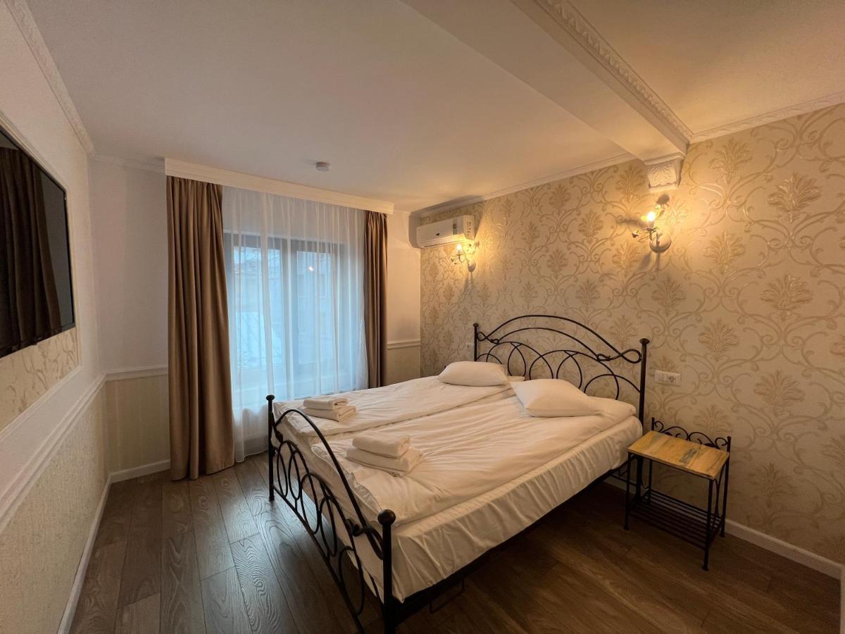Boutique Cathedral Plaza Residences For Rent Downtown Bucarest