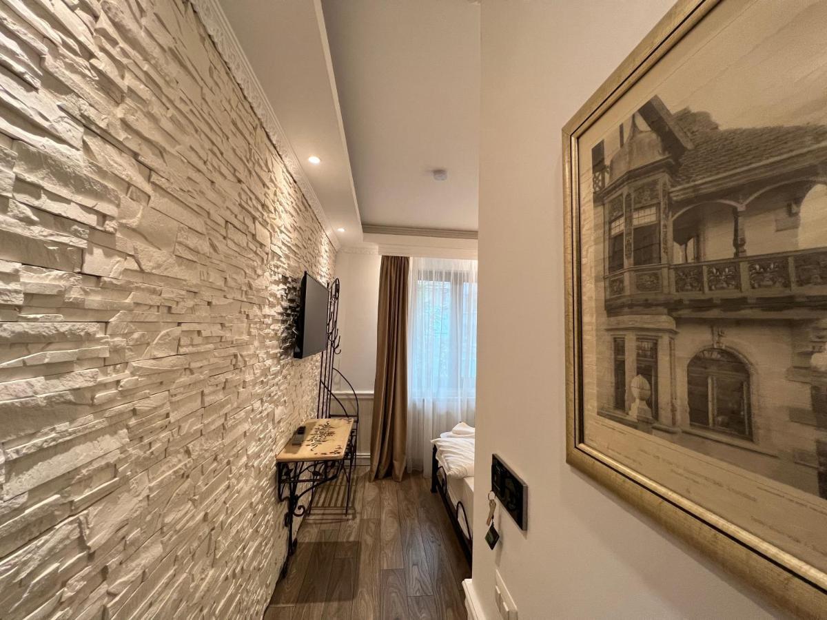 Boutique Cathedral Plaza Residences For Rent Downtown