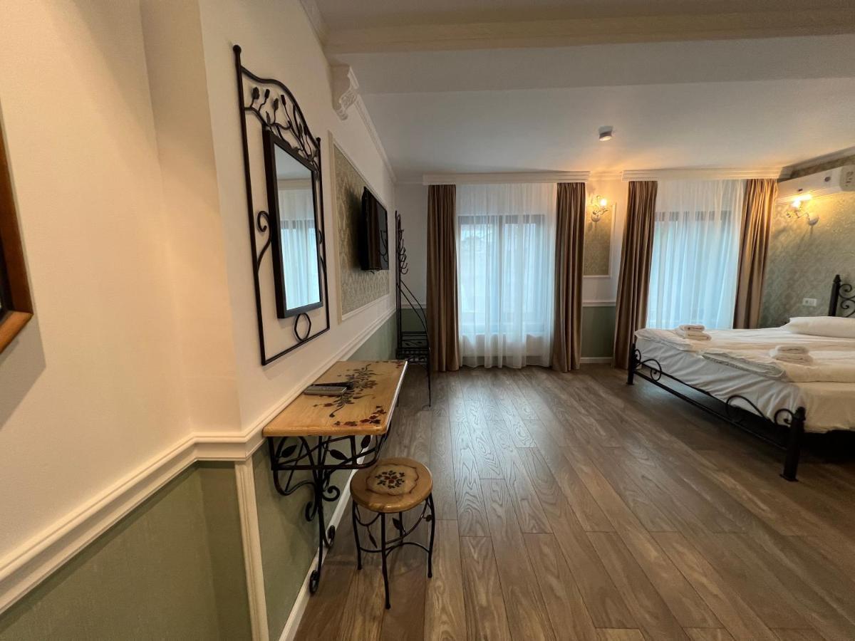Boutique Cathedral Plaza Residences For Rent Downtown Hotel Bucarest