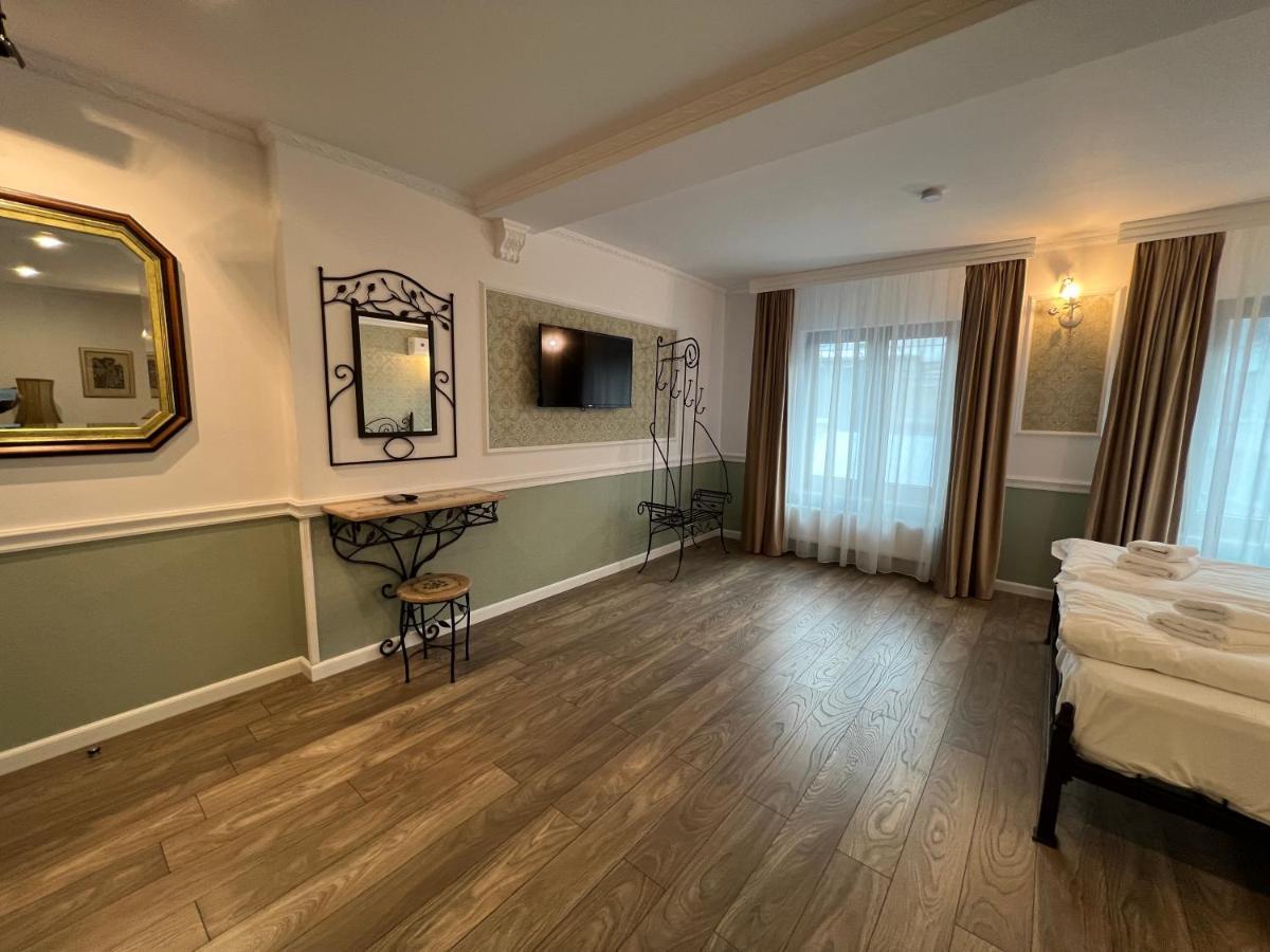Boutique Cathedral Plaza Residences For Rent Downtown Hotel *