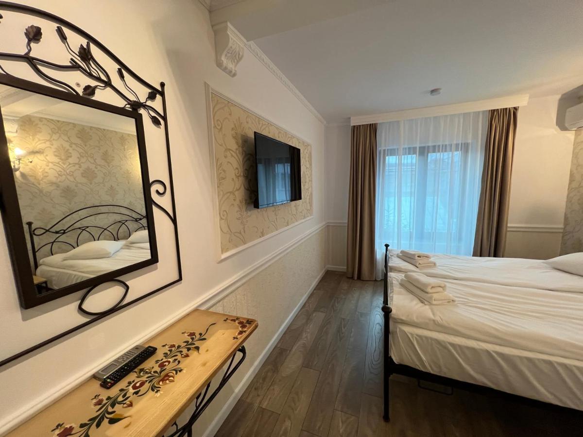 Boutique Cathedral Plaza Residences For Rent Downtown Hotel *