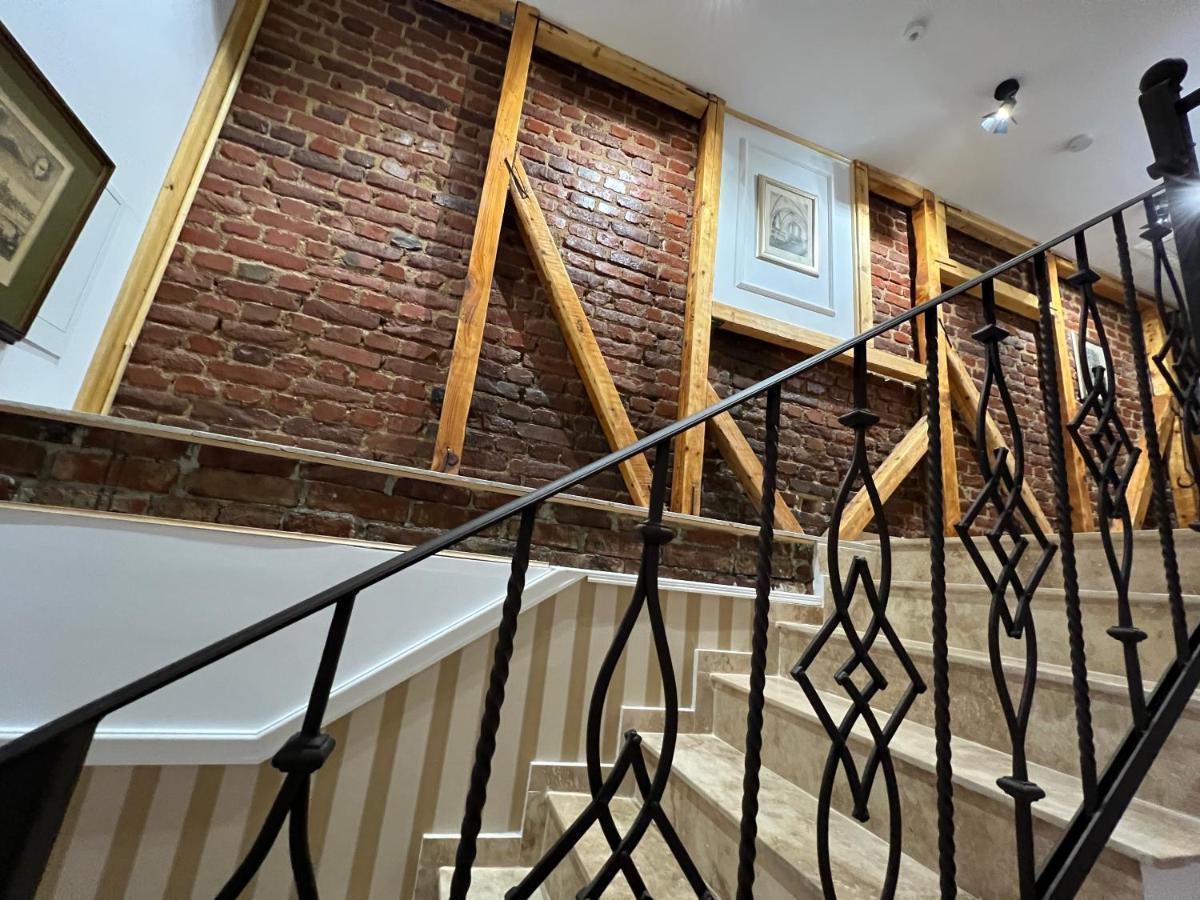 Boutique Cathedral Plaza Residences For Rent Downtown Hotel *