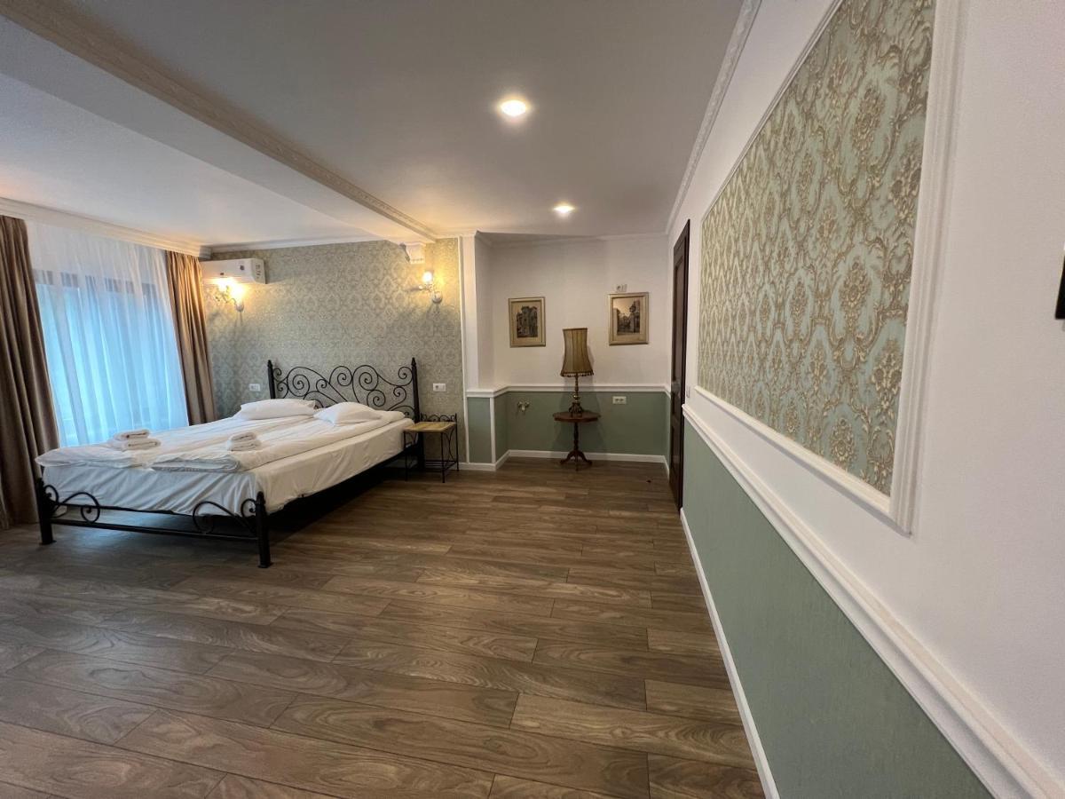 Boutique Cathedral Plaza Residences For Rent Downtown Hotel Bucarest